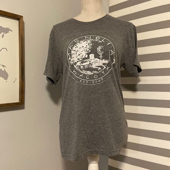 Magnolia Fixer Upper Gray Logo Printed Short Sleeve T-Shirt Size Small - Picture 1 of 5
